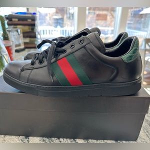 Gucci Men’s Ace leather sneaker
